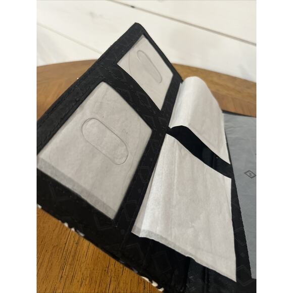 Vera Bradley | Turnlock Wallet Paisley Noir NWT - Picture 8 of 8